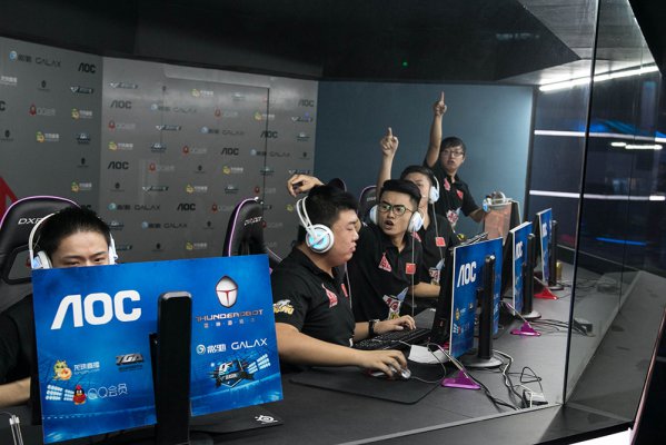 更是其职业 更是其职业