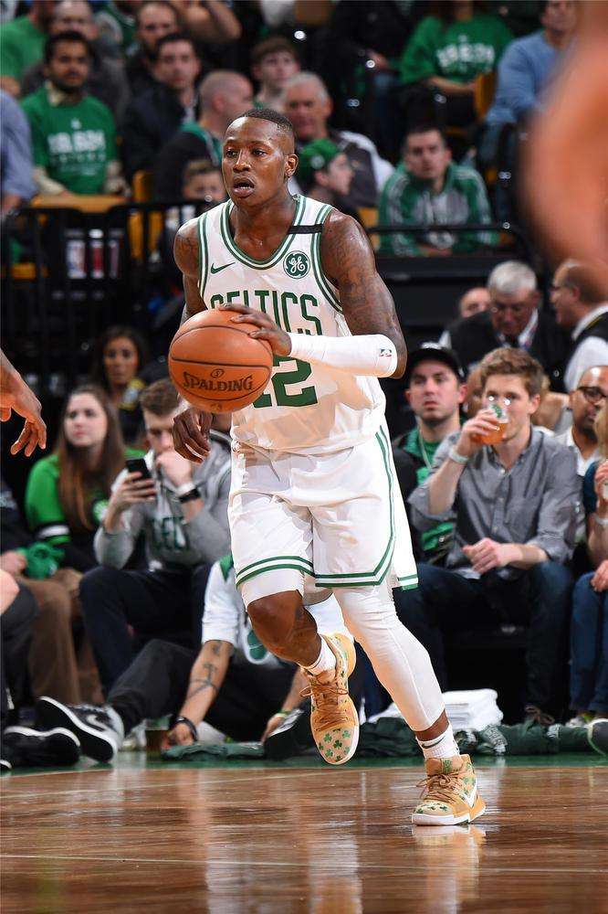 骑士需在关 骑士需在关