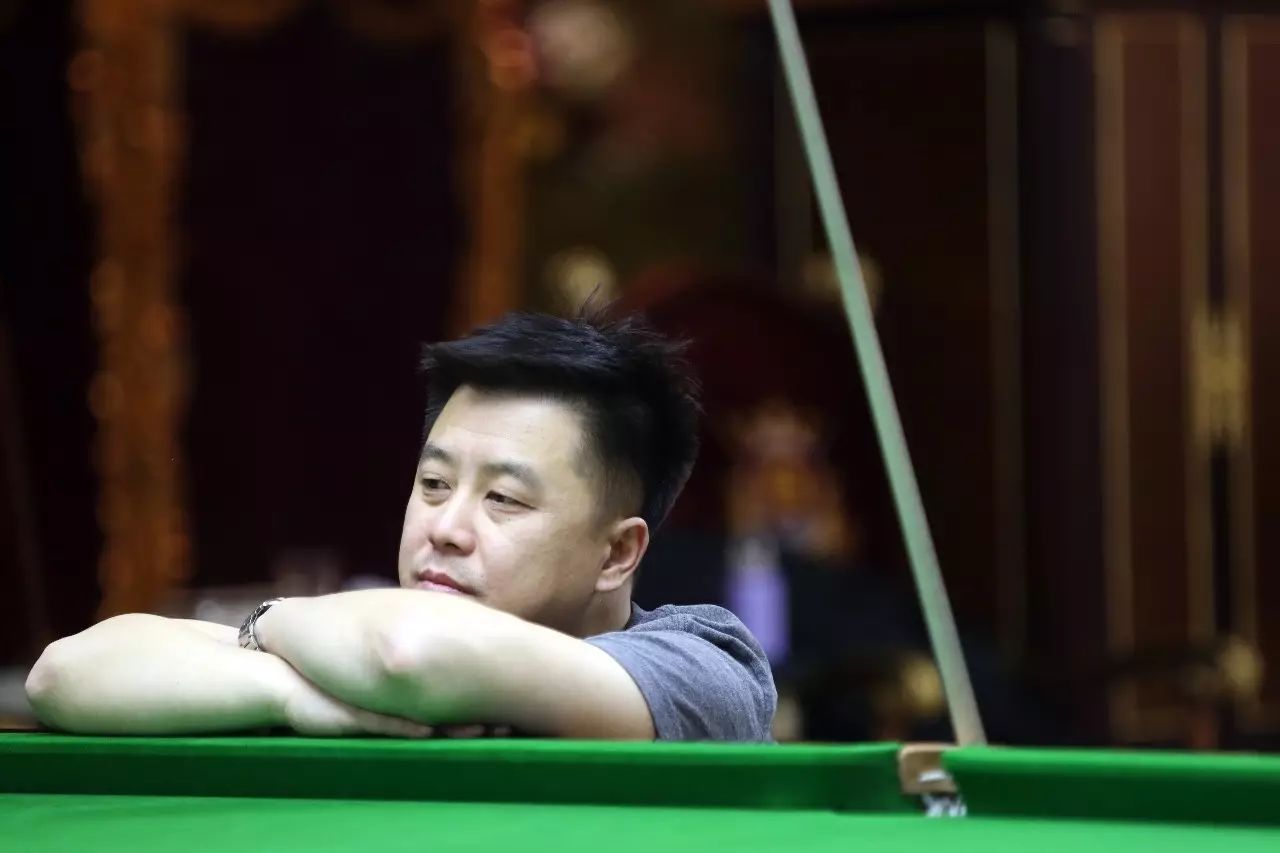 侧扑与中卫 侧扑与中卫